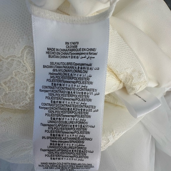 BCBGMAXAZRIA “Alyce” Strapless Lace & Tulle Mermaid Gown – Off White, Size 0 - Picture 16 of 17